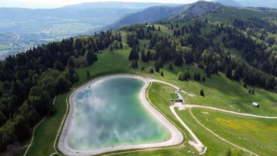 Place Royale Pour 10 A 12 Personnes A 30 Met Des Pistes De Ski Et Vtt Métabief المظهر الخارجي الصورة