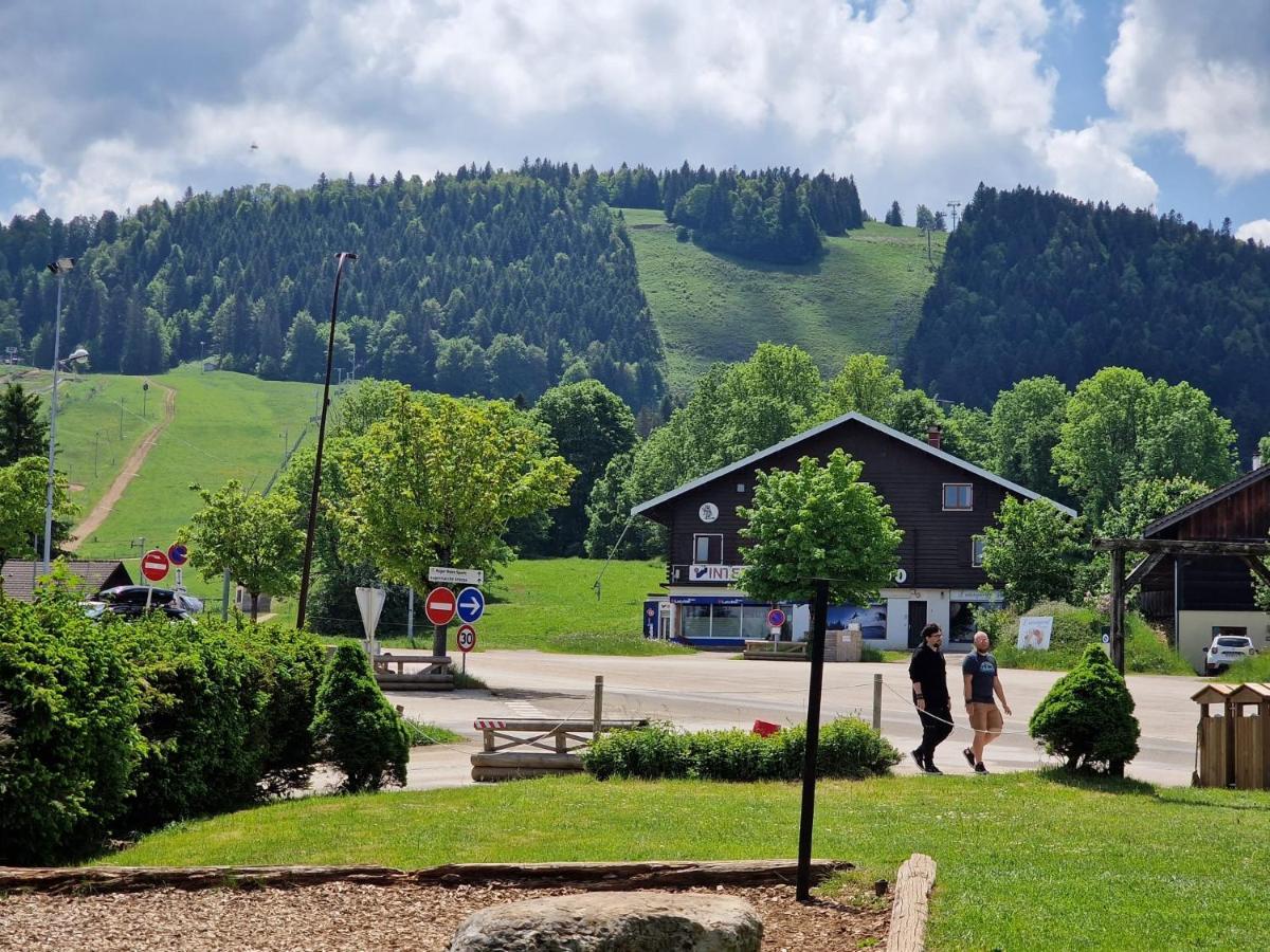 Place Royale Pour 10 A 12 Personnes A 30 Met Des Pistes De Ski Et Vtt Métabief المظهر الخارجي الصورة